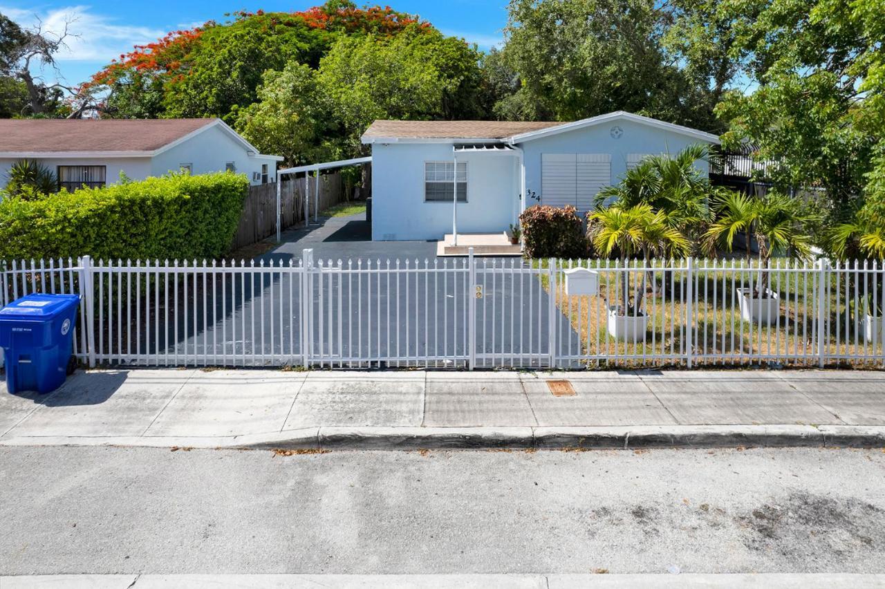 Very Modern Buena Vista Gem Near Wynwood Villa Маями Екстериор снимка